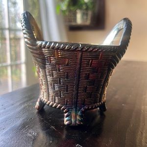 BUSHEL BASKET, 4-Footed
Blue Carnival glass
